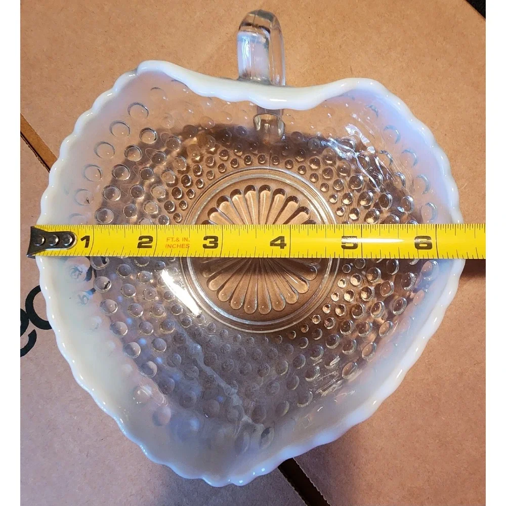 Anchor Hocking Moonstone Pattern Leaf Shape 7